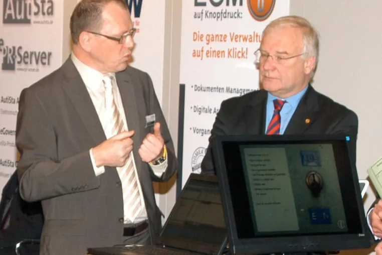 Bild: Niedersächsischer Justizminister Bernd Busemann zu Gast bei codia auf der CeBIT