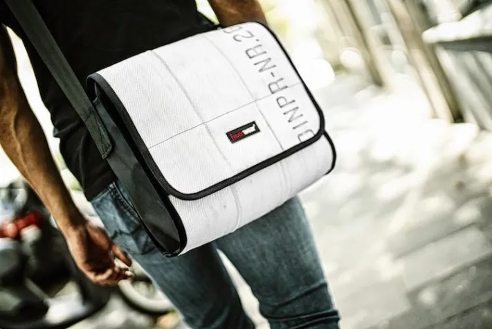 Bild: Walter steckt jeden Tag in die Tasche