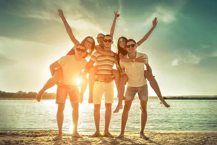 Der Sommer: Biergärten, Festivals und Spaß am See Bild: Der Sommer: Biergärten, Festivals und Spaß am See