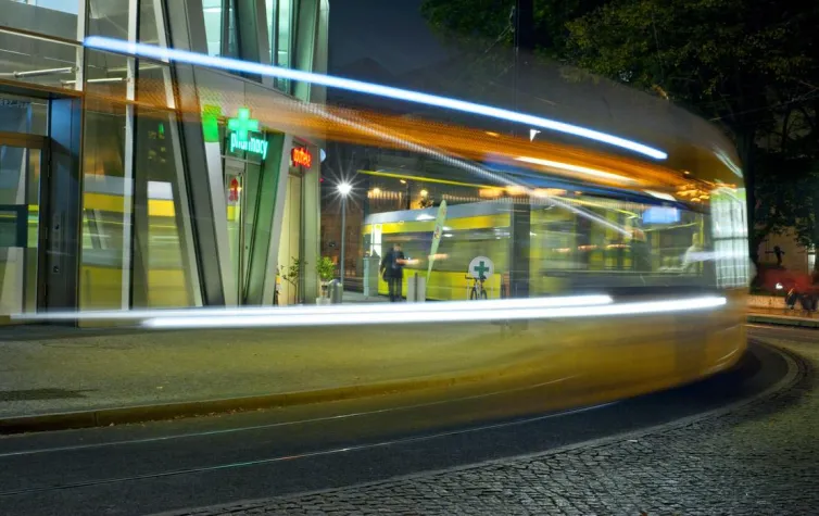 Bild: Zauberhafte Stimmung beim Fotospaziergang in Hannover zur Blauen Stunde und Nachtfotografie