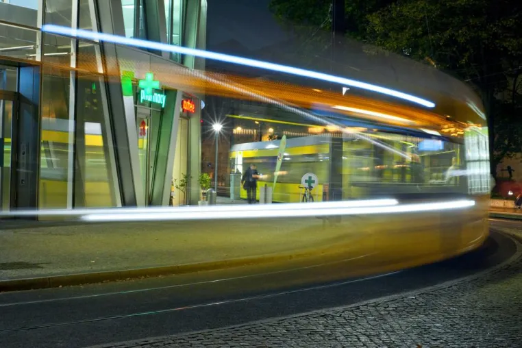 Bild: Zauberhafte Stimmung beim Fotospaziergang in Hannover zur Blauen Stunde und Nachtfotografie