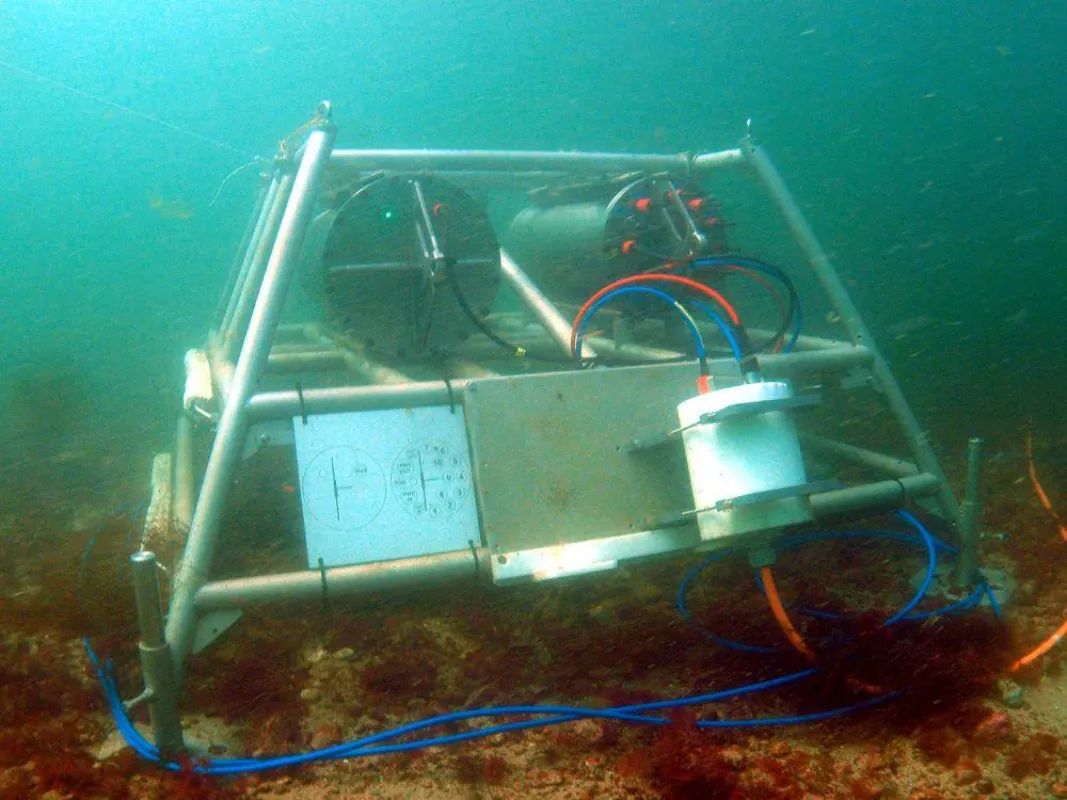 Unterwasserknoten im Einsatz (© AWI Bremerhaven)