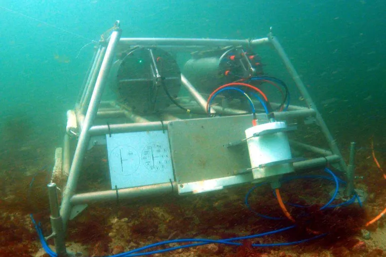 Bild: Erstes Unterwasserobservatorium vor Helgoland in Betrieb genommen