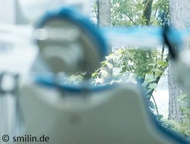 smilin’’: Strahlendes Keramik-Lächeln in zwei Stunden Bild: smilin’’: Strahlendes Keramik-Lächeln in zwei Stunden