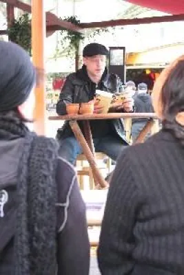 Bild: Feuersbrunst und Drachenglut - Fantasy-Schriftsteller Thomas Finn las an „Flux’ Weinturm“