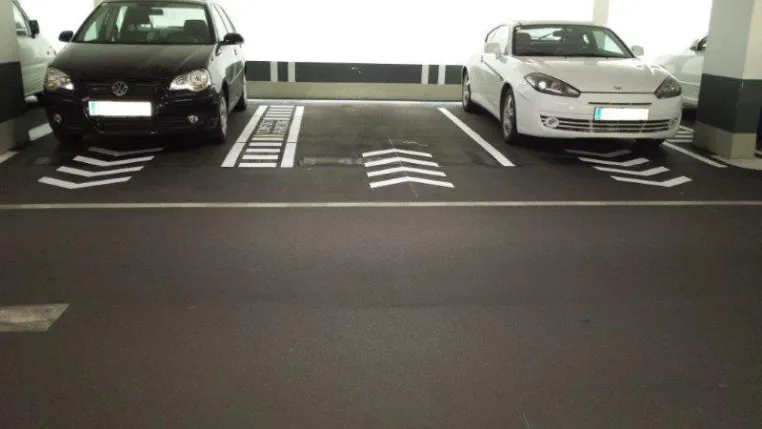 Bild: Parkhäuser: Lösung für enge Parkplätze gefunden