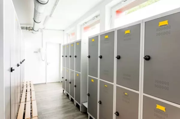 Bild: Garderobenspinde der Eurobox KG: Robuste und maßgeschneiderte Aufbewahrungslösungen für jedes Unternehmen 