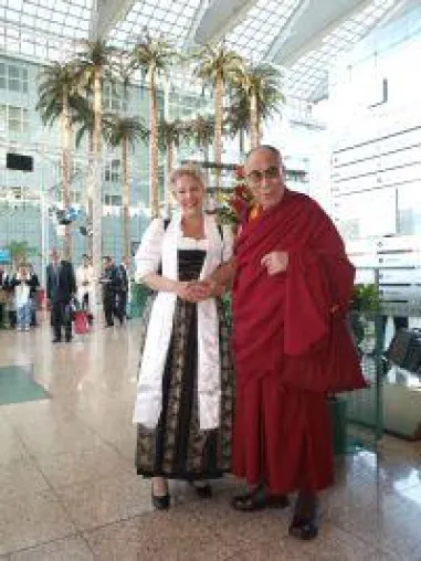 Bild: Dalai Lama zu Gast im Kempinski Hotel Airport München