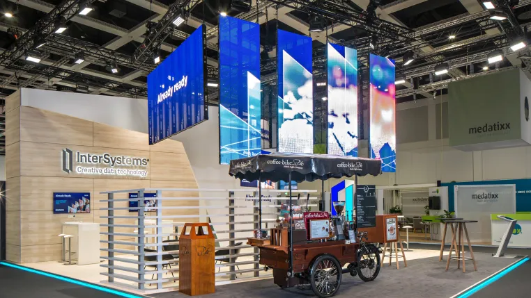 Bild: LED-Mesh-Panels – visuelle Eyecatcher im modernen Messebau mit ISINGERMERZ