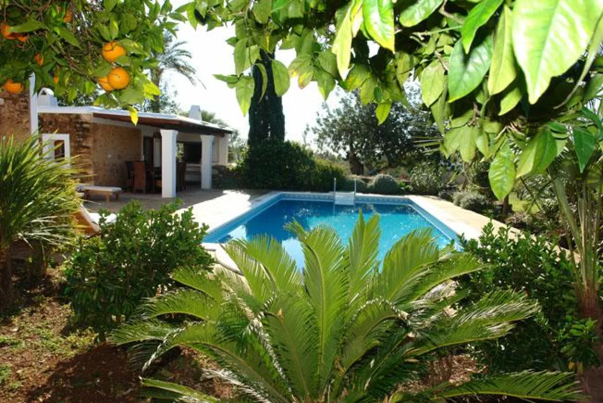 Finca-Urlaub wie hier auf Ibiza ist bei Familien sehr beliebt. Foto: fincaferien.de