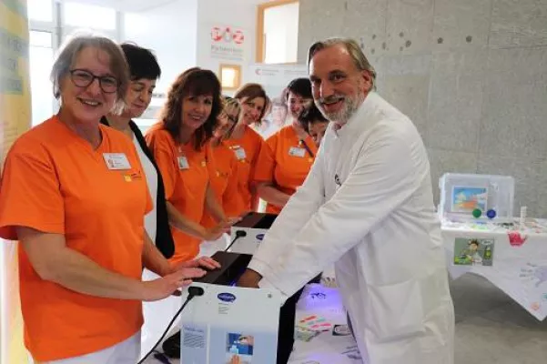 Bild: Viele Besucher bei "Aktion Saubere Hände" am Klinikum Lüdenscheid