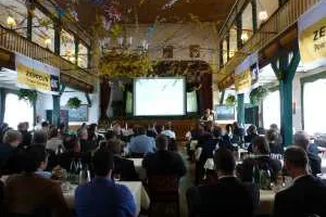 Intensiver Austausch auf dem 8. Schifffahrtsforum Niederelbe von Zeppelin Power Systems Bild: Intensiver Austausch auf dem 8. Schifffahrtsforum Niederelbe von Zeppelin Power Systems