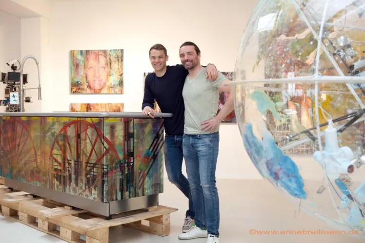 Die Charity Auktion „Fördern wir zusammen das Glück“ zugunsten der Manuel Neuer Kids Foundation ist gestartet Bild: Die Charity Auktion „Fördern wir zusammen das Glück“ zugunsten der Manuel Neuer Kids Foundation ist gestartet