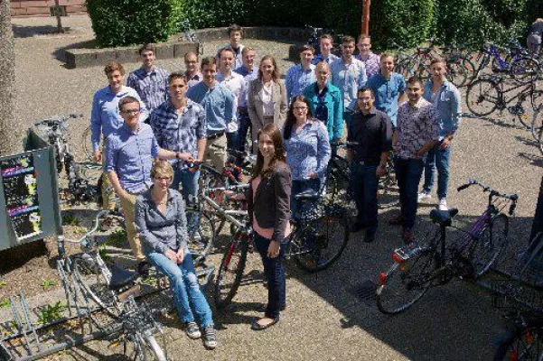 Bild: Umfragen zeigen: Bilder auf Buchcovern sind wichtiger Kaufimpuls