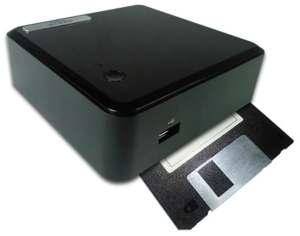 Octavia 1200SSD im Größenvergleich mit einer 3,5