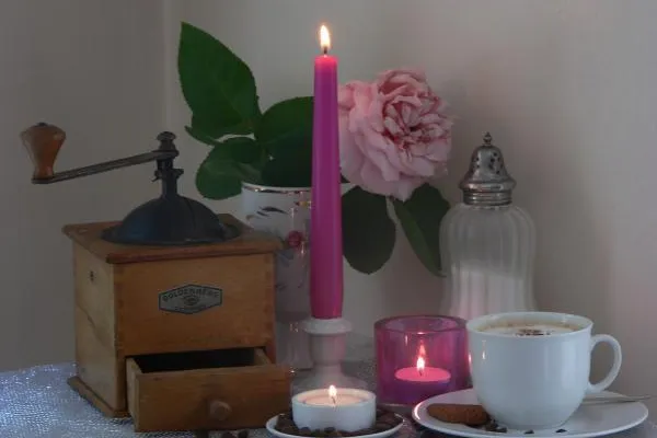 Kaffee-Genuss im Kerzenschein: Heute ist der „Tag des Kaffees“ Bild: Kaffee-Genuss im Kerzenschein: Heute ist der „Tag des Kaffees“