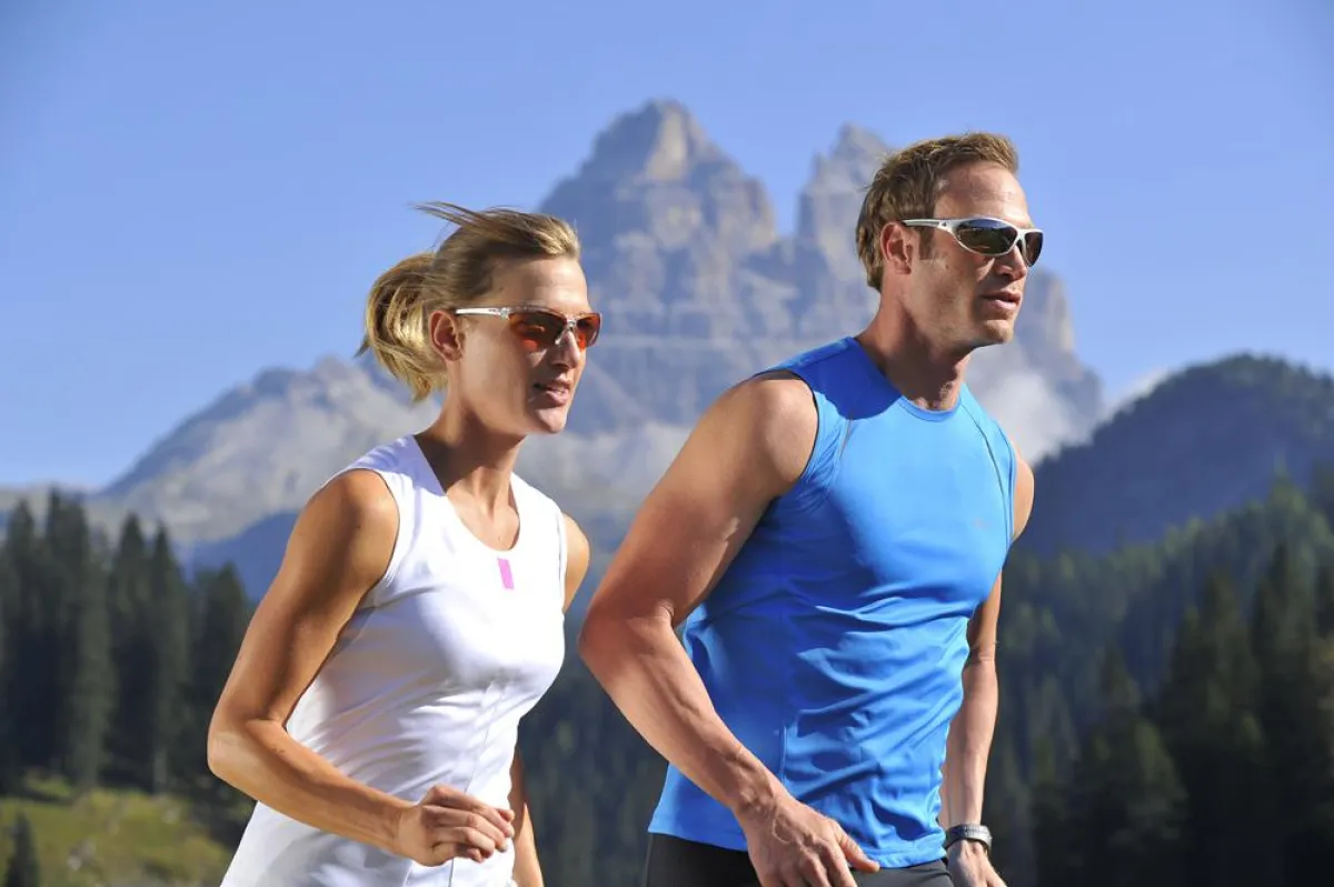 Natural Running: der Trend im Laufsport formt den Körper bei jedem Schritt auf natürliche Weise.