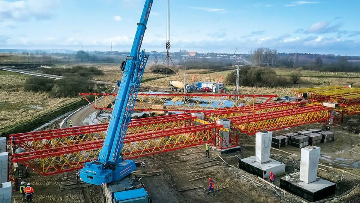 Für die Brücke M-8 planten PERI Ingenieure eine projektspezifische Traggerüst- und Schalungslösung.