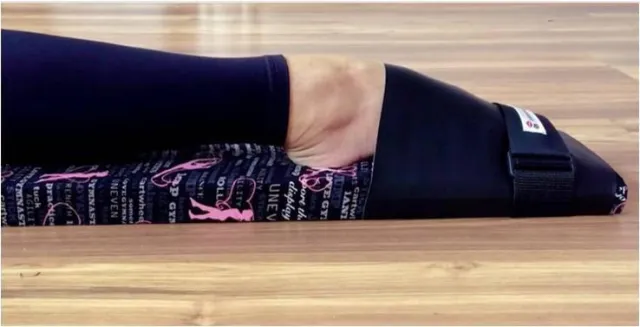 Bild: Endlich auch in Deutschland: der Fußstretcher für das Poledance- oder Balletttraining