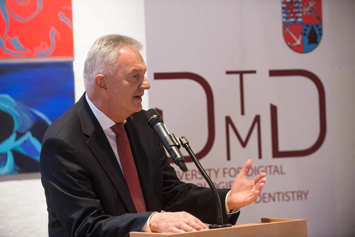 Prof. Dr. Ralf Rössler, Dekan der DTMD Uinersity