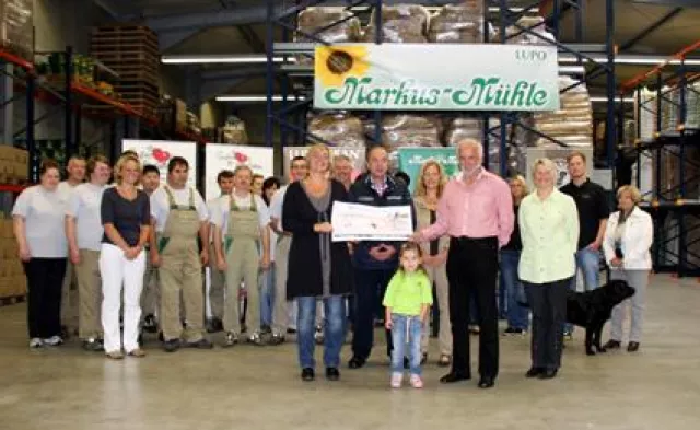 Markus-Mühle übergibt Spendenscheck an ‚Kleine Herzen Westerwald’ Bild: Markus-Mühle übergibt Spendenscheck an ‚Kleine Herzen Westerwald’