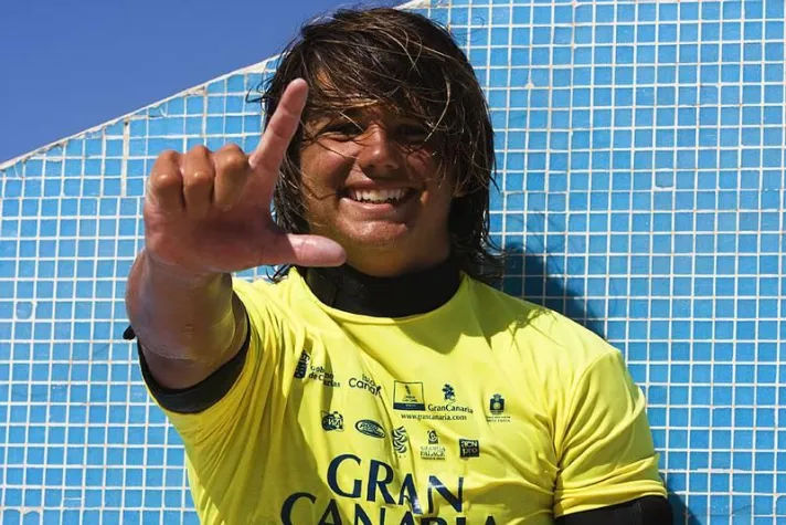 Bild: 15-Jähriger Deutscher Shooting Star siegt beim berüchtigten Windsurf World Cup auf Gran Canaria