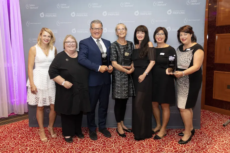 Der „Mind Change Award®“ – Auszeichnung für zukunftsweisendes Unternehmertum Bild: Der „Mind Change Award®“ – Auszeichnung für zukunftsweisendes Unternehmertum