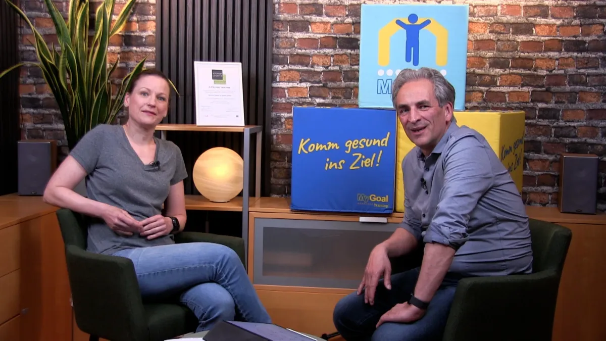 Podcast Hosts Anke Stefaniak und Mathias Priebe im neuen Studio (© MyGoal Training)