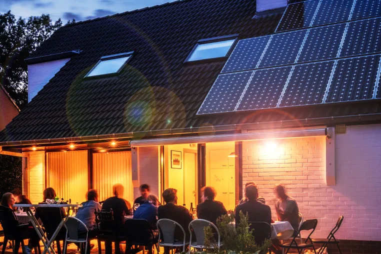 Bild: Willkommen im Frühling: Mit Heizstrahlern auch die Abende im Freien verbringen
