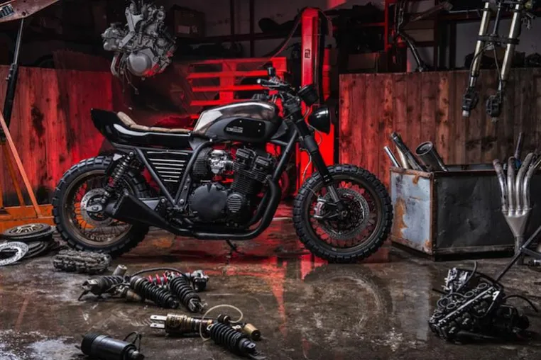 Bomboogie präsentiert sein Motorrad Bild: Bomboogie präsentiert sein Motorrad