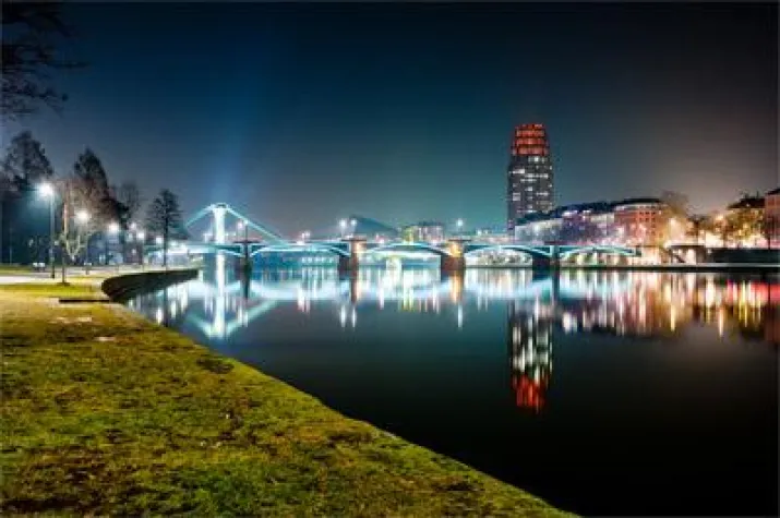 Bild: 20.03.2010, Frankfurt, Nachtfotografie für Einsteiger in die Digitalfotografie