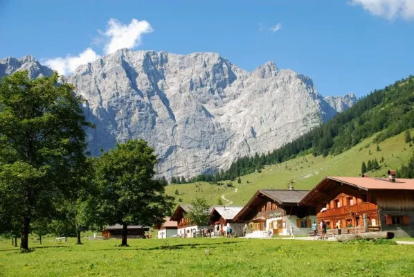 Bild: Kostenloser Wanderführer für die Silberregion Karwendel