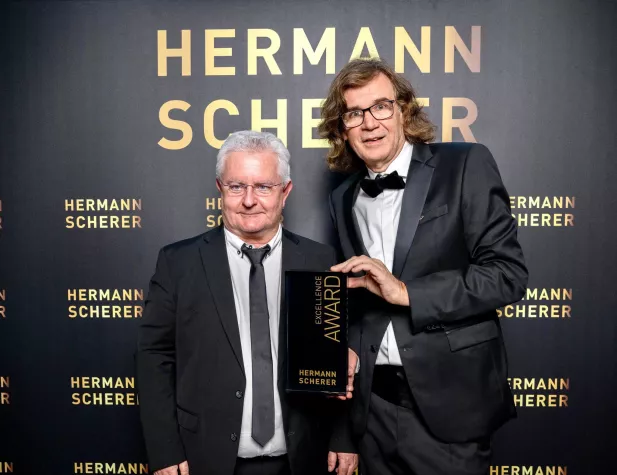 Bild: Von Augsburg nach New York! Augsburger gewinnt Internationalen Speaker Slam mit Recycling-Konzept