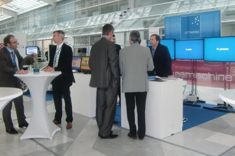 Bild: CITTADINO präsentiert „scc“, den Shopping Center Channel auf dem NEC Competence Day in München