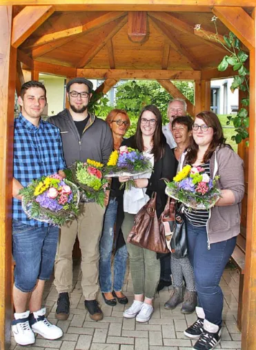 4 Azubis beenden erfolgreich Altenpflege-Ausbildung im Seniorenzentrum St. Franziskus Saarburg Bild: 4 Azubis beenden erfolgreich Altenpflege-Ausbildung im Seniorenzentrum St. Franziskus Saarburg