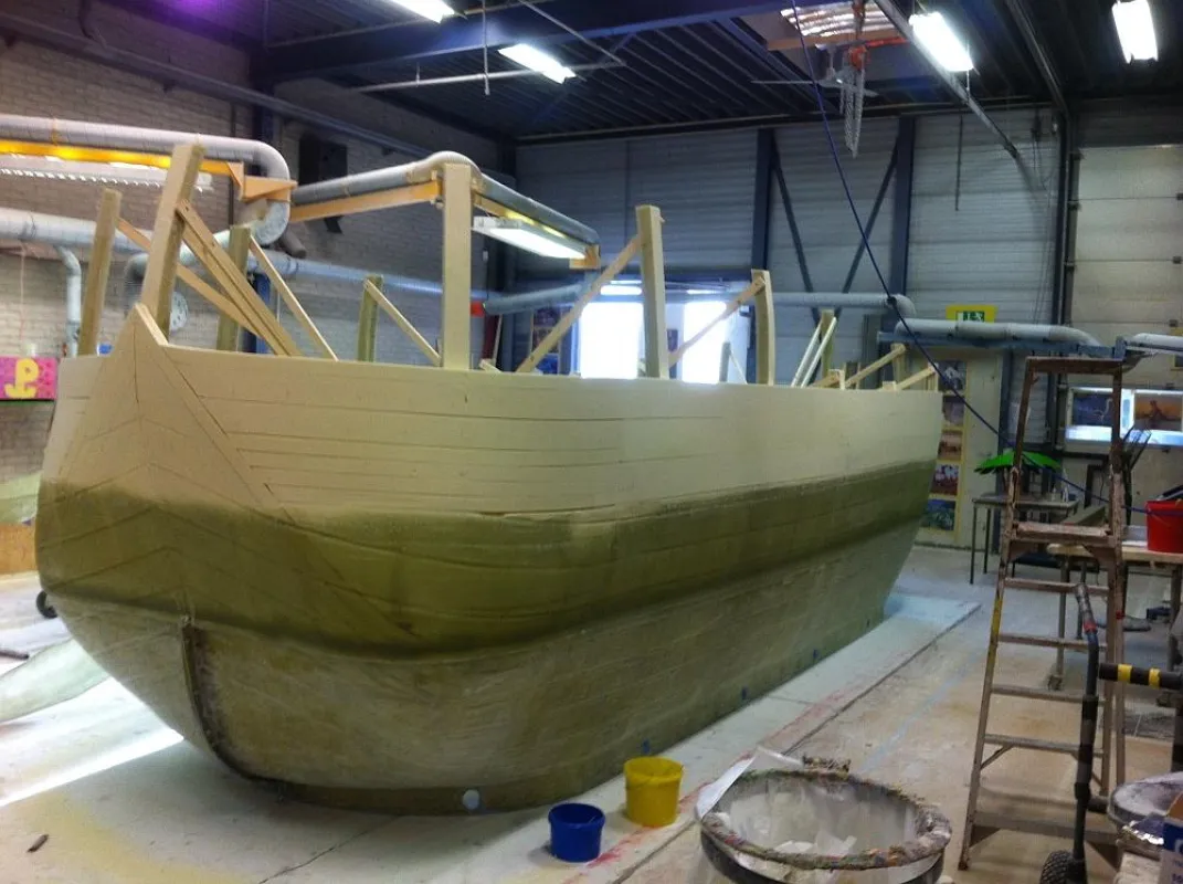 Ab 16. Dezember im AquaMagis: Hier entsteht das neue Piratenschiff.