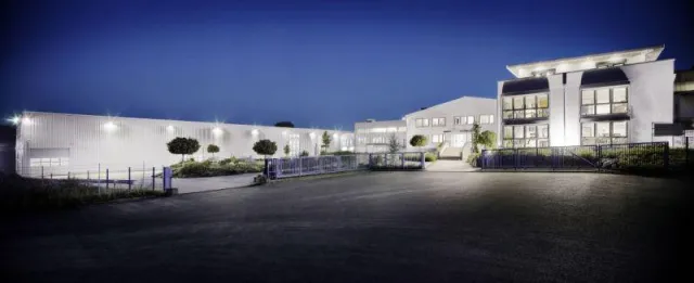 Bild: Erweiterung des Portfolios: Kuhn Edelstahl übernimmt die „Hans Holland Hydraulik GmbH“