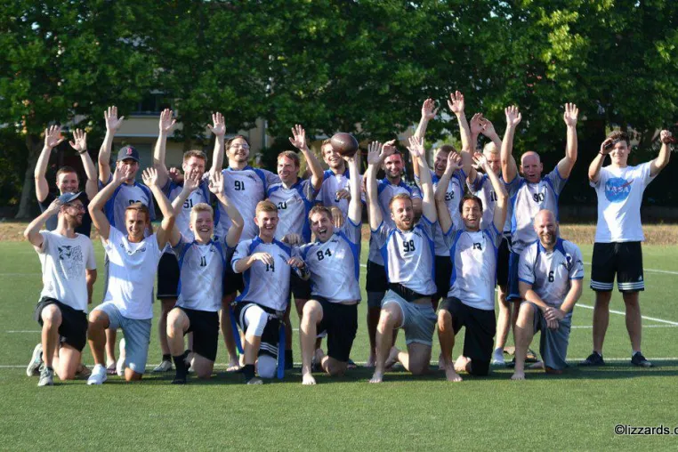 Kelkheim Flagfootballer feiern dritten Turniersieg Bild: Kelkheim Flagfootballer feiern dritten Turniersieg