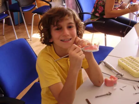 Bild: bredent medical Therapiekonzepte und Produkte stark vertreten auf dem 21. internationalen Expertensymposium