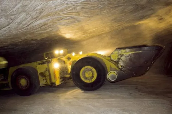 Bild: Hochleistung unter Tage - Goodyear Dunlop Earthmover-Reifen im Einsatz bei der K+S Kali GmbH