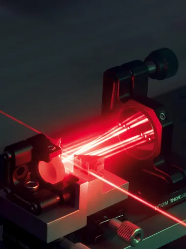 Bild: Hocheffizient und kompakt – Innovatives und vielfältig anwendbares System für eine neue Generation von Kurzpulslasern