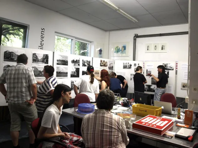 Bild: Historische Ausstellung in den Räumen der bekannten Ruhrorter Agentur sprengerbleilevens