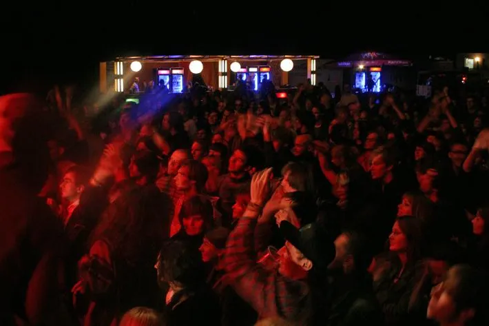 Bild: Von Headlinern, Tickets und Cyber-Art