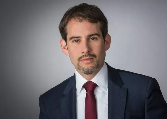 Bild: FINANZTIP kürt Rechtsanwalt Dr. Alexander T. Schäfer zum Experten für die Berufsunfähigkeitsversicherung