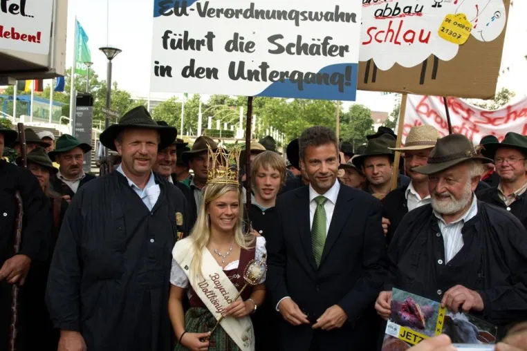 Schafzuchtverbände fordern Verzicht auf elektronische Einzeltierkennzeichnung Bild: Schafzuchtverbände fordern Verzicht auf elektronische Einzeltierkennzeichnung