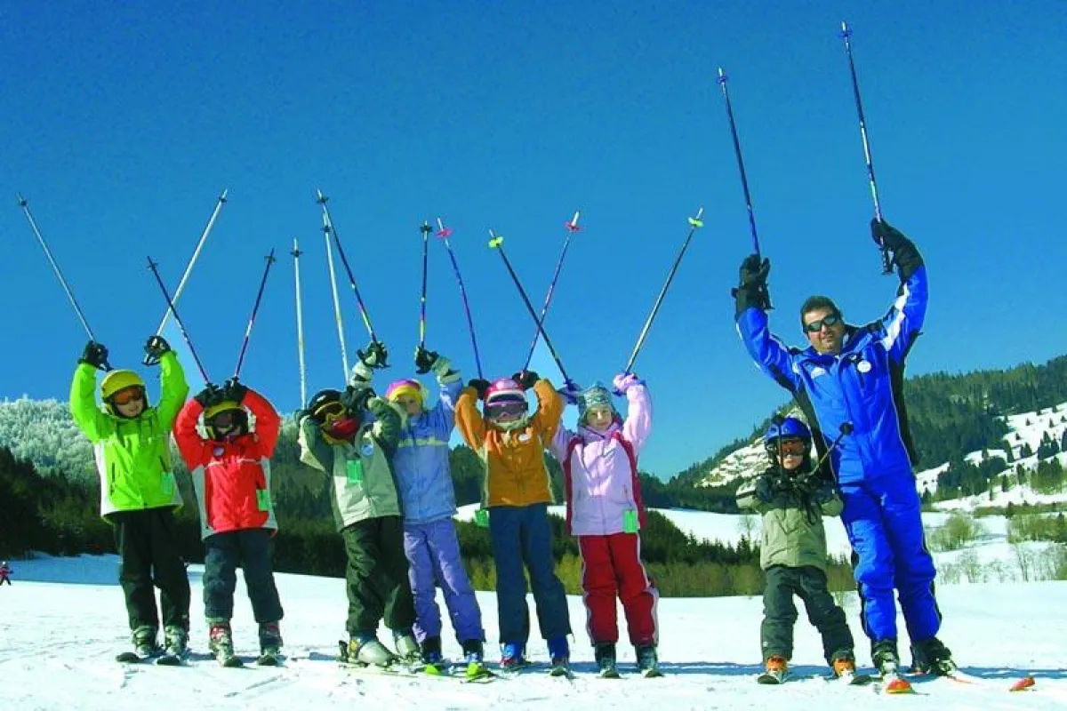 Skikurs in Bernau im südlichen Schwarzwald