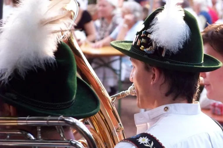 Oktoberfest auf Teneriffa entwickelte sich zu Woodstock Bild: Oktoberfest auf Teneriffa entwickelte sich zu Woodstock
