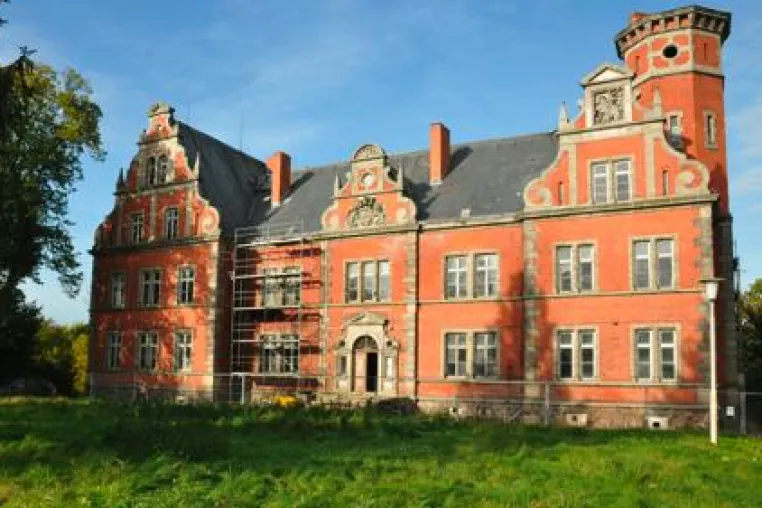Das Haus Bernstorf bei Lübeck erhält neue Bestimmung als Hospiz bei Krebserkrankungen Bild: Das Haus Bernstorf bei Lübeck erhält neue Bestimmung als Hospiz bei Krebserkrankungen