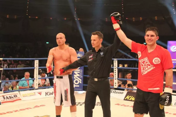 Bild: FightShop.de unterstützt talentierte Nachwuchssportler – Sergej Braun besiegt fünfmaligen Weltmeister