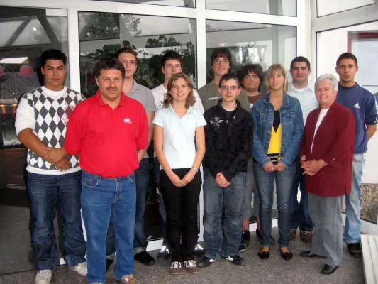 Bild: Zukunftsperspektive - Zehn neue Auszubildende starten ins Berufsleben